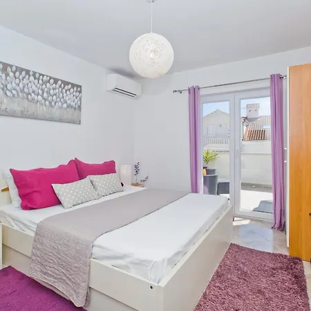 Marinka Viskovic Apartment Hvar Town