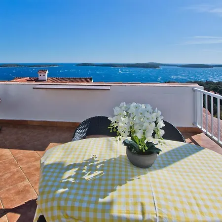 Marinka Viskovic * Hvar Town
