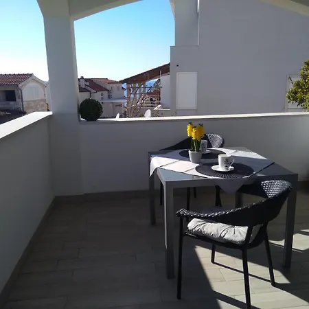 Apartment Marinka Viskovic *